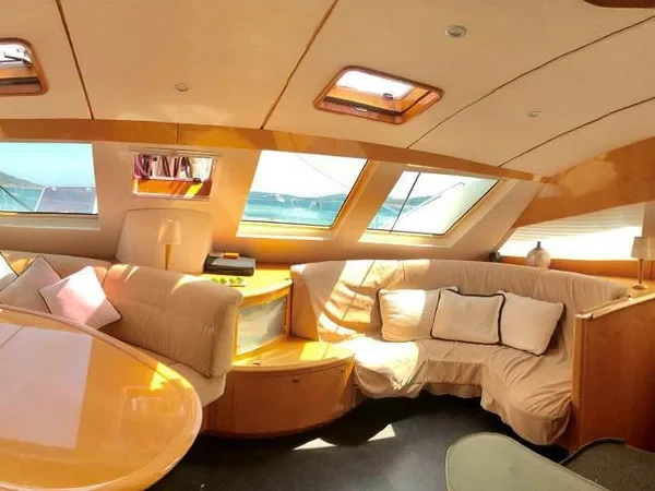 Privilege 615 - Boatscribe.com