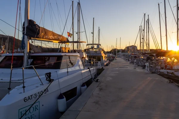 Aventura 37 - Boatscribe.com