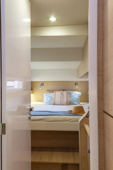 Aventura 37 - Boatscribe.com