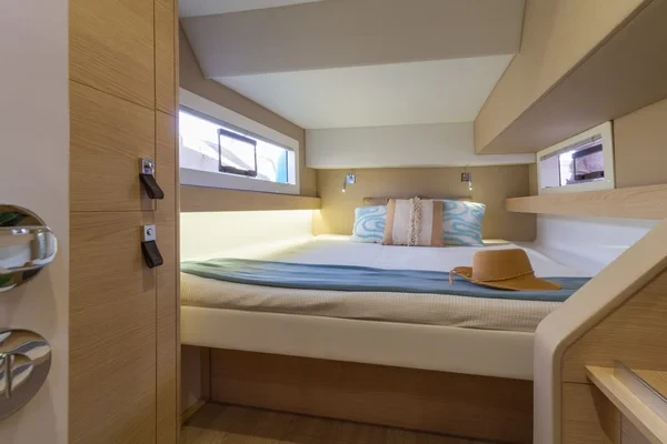 Aventura 37 - Boatscribe.com