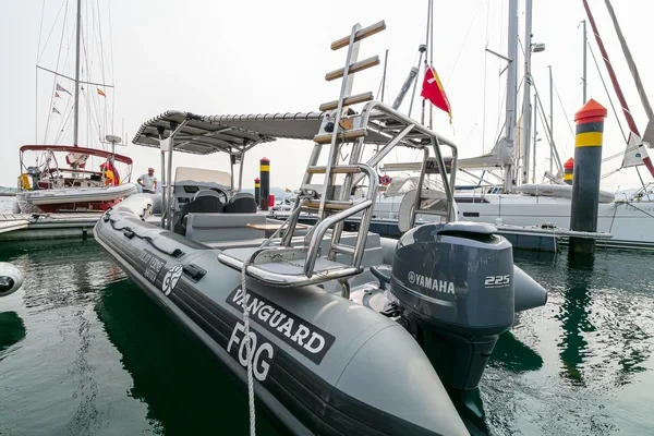 Vanguard 760 - Boatscribe.com