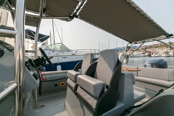 Vanguard 760 - Boatscribe.com