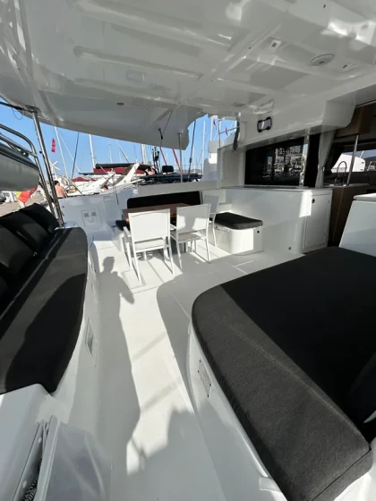Lagoon 46 - Boatscribe.com