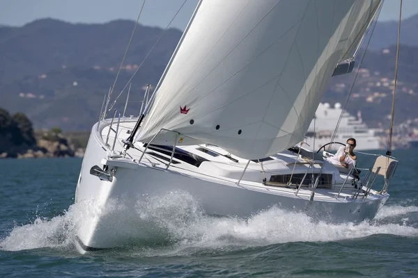 Dufour 430 - Boatscribe.com