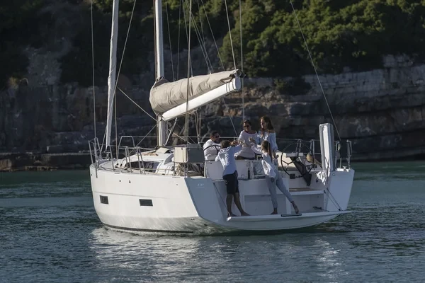 Dufour 430 - Boatscribe.com