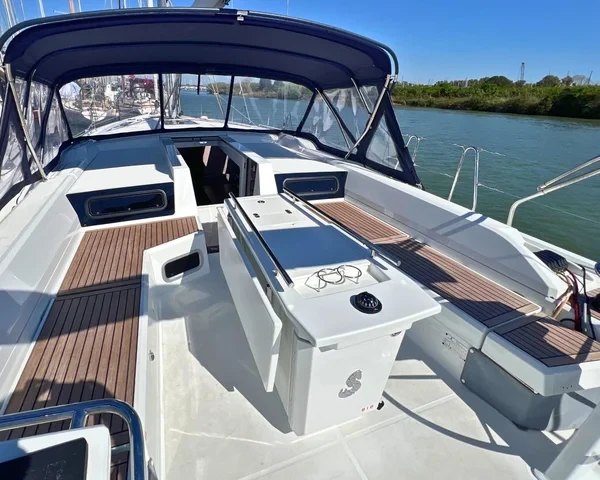 Oceanis 51.1 - Boatscribe.com