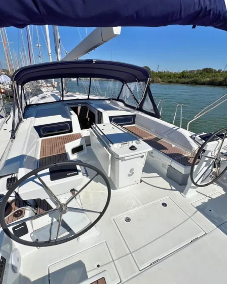 Oceanis 51.1 - Boatscribe.com