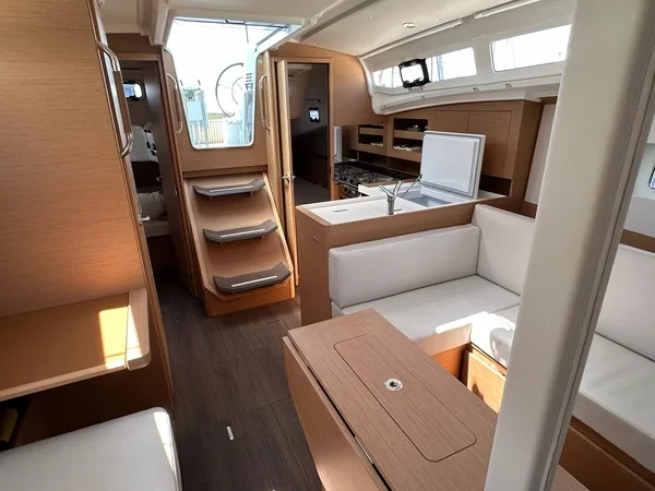 Sun Odyssey 380 - Boatscribe.com