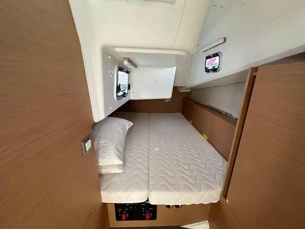 Sun Odyssey 380 - Boatscribe.com