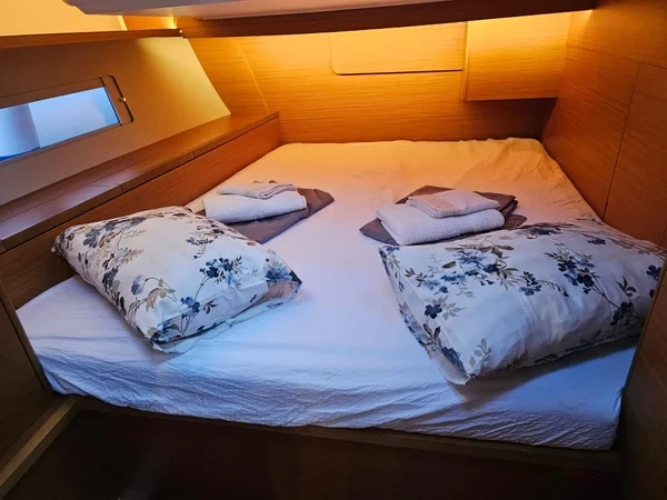 Dufour 470 - Boatscribe.com