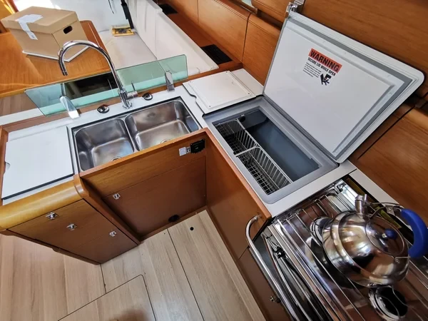 Sun Odyssey 419 - Boatscribe.com