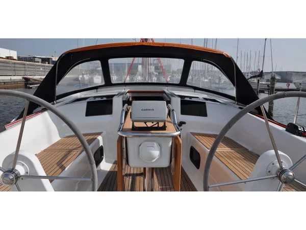 Hanse 385 - Boatscribe.com