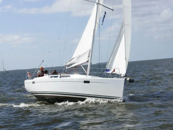 Hanse 385 - Boatscribe.com