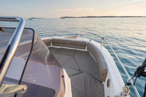 Atlantic 750 Open - Boatscribe.com