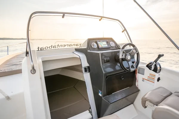 Quicksilver 605 Sundeck - Boatscribe.com
