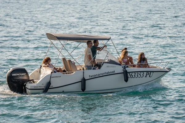 Quicksilver 605 Sundeck - Boatscribe.com
