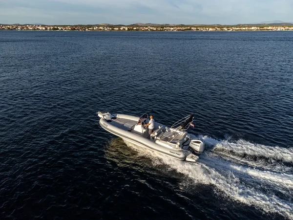 Marlyn 790 Dynamic - Boatscribe.com