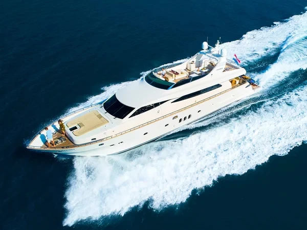 Canados 86 - Boatscribe.com