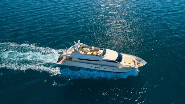 Canados 86 - Boatscribe.com