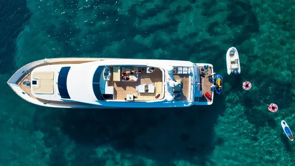 Canados 86 - Boatscribe.com