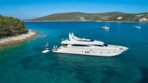 Canados 86 - Boatscribe.com
