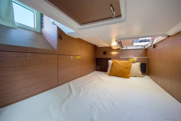 Jeanneau NC 37 - Boatscribe.com