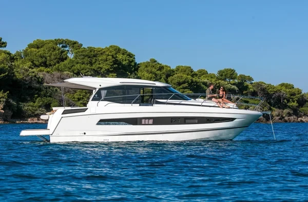 Jeanneau NC 37 - Boatscribe.com