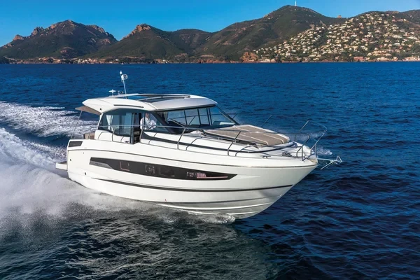 Jeanneau NC 37 - Boatscribe.com