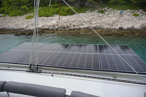 Lagoon 52 F - Boatscribe.com