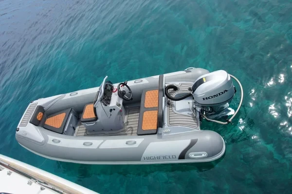Lagoon 52 F - Boatscribe.com
