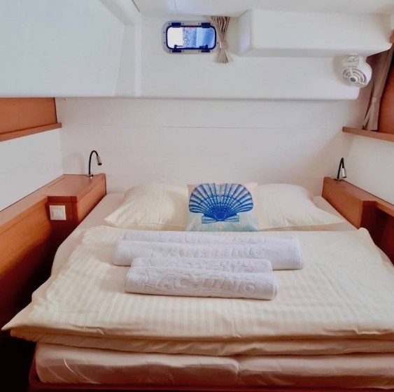 Lagoon 450 F - Boatscribe.com