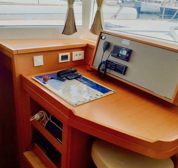 Lagoon 450 F - Boatscribe.com
