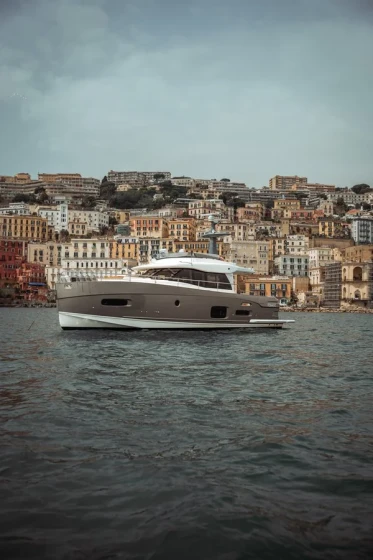 Azimut Magellano 53 - Boatscribe.com