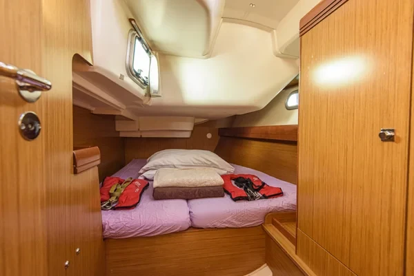 Sun Odyssey 42i - Boatscribe.com