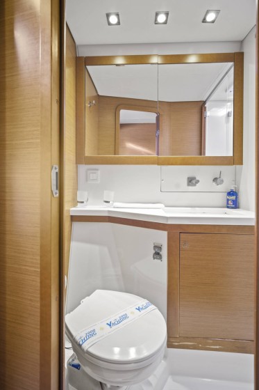 Lagoon 450 - Boatscribe.com