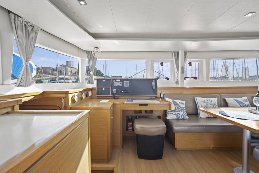 Lagoon 450 - Boatscribe.com