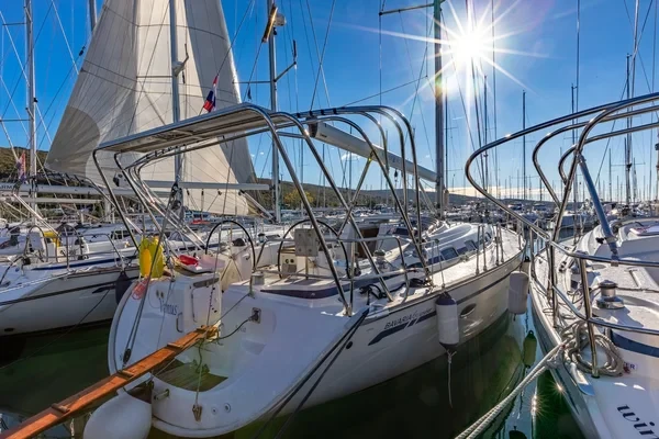 Bavaria 46 Cruiser - Boatscribe.com