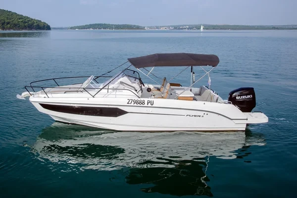 Beneteau Flyer 8 - Boatscribe.com