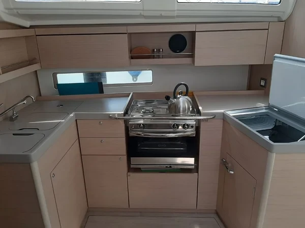 Oceanis 40.1 - Boatscribe.com