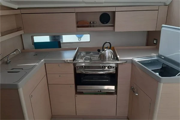 Oceanis 40.1 - Boatscribe.com