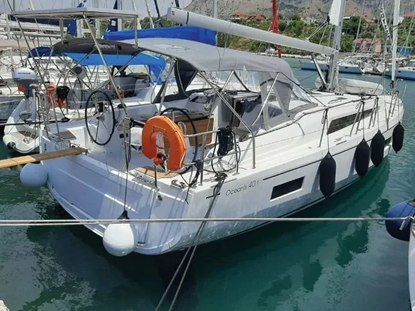 Oceanis 40.1 - Boatscribe.com