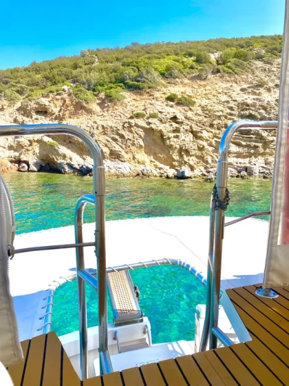 Hatteras Convertible 52 - Boatscribe.com