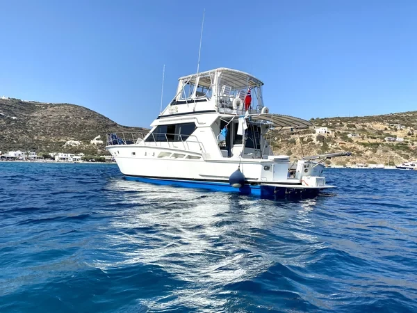 Hatteras Convertible 52 - Boatscribe.com