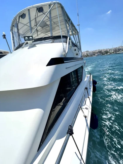 Hatteras Convertible 52 - Boatscribe.com