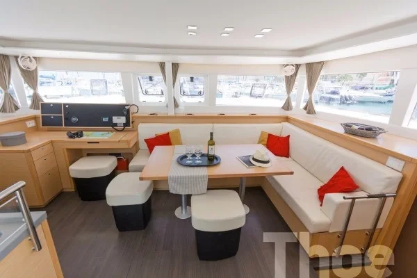 Lagoon 450 F - Boatscribe.com