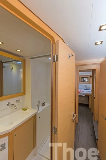 Lagoon 450 F - Boatscribe.com