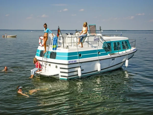 Vetus 900 - Boatscribe.com