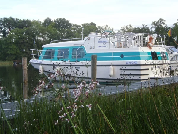 Vetus 900 - Boatscribe.com