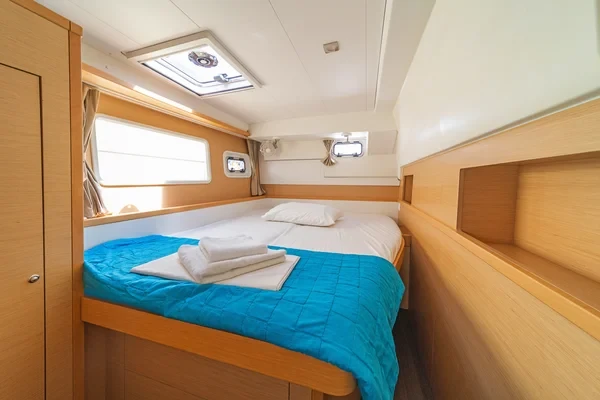 Lagoon 400 S2 - Boatscribe.com