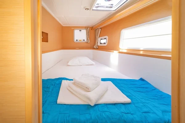 Lagoon 400 S2 - Boatscribe.com